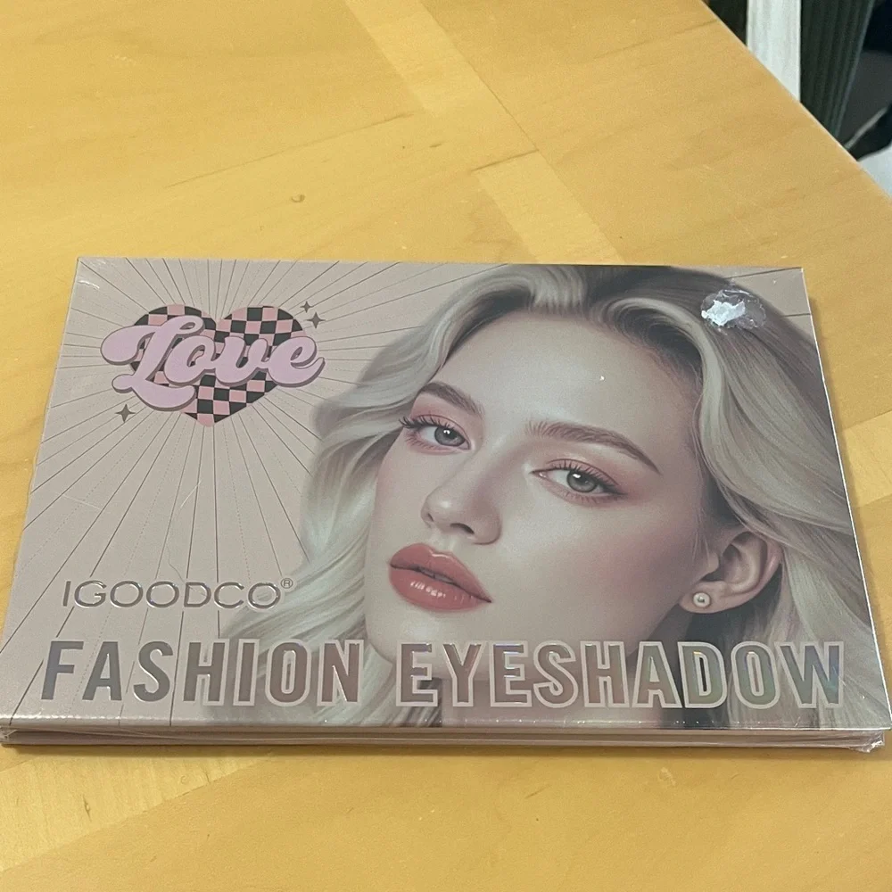 NWT 35 Color Fashion Eyeshadow Palette - Pink